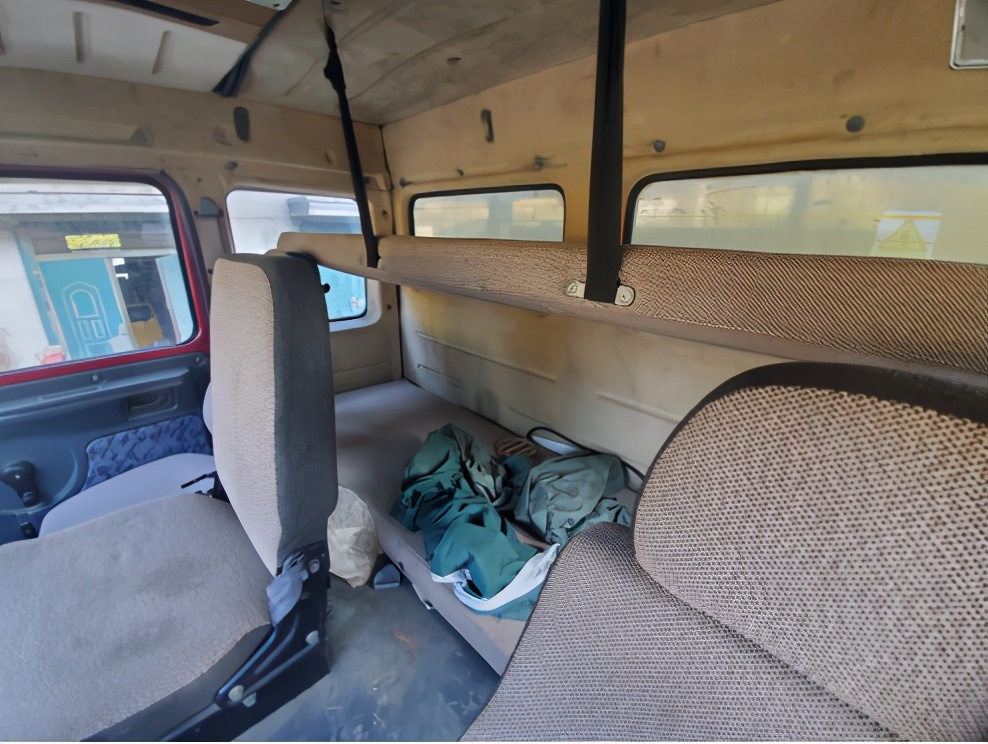 奔驰重卡和国产重卡哪个好,奔驰重卡有多厉害