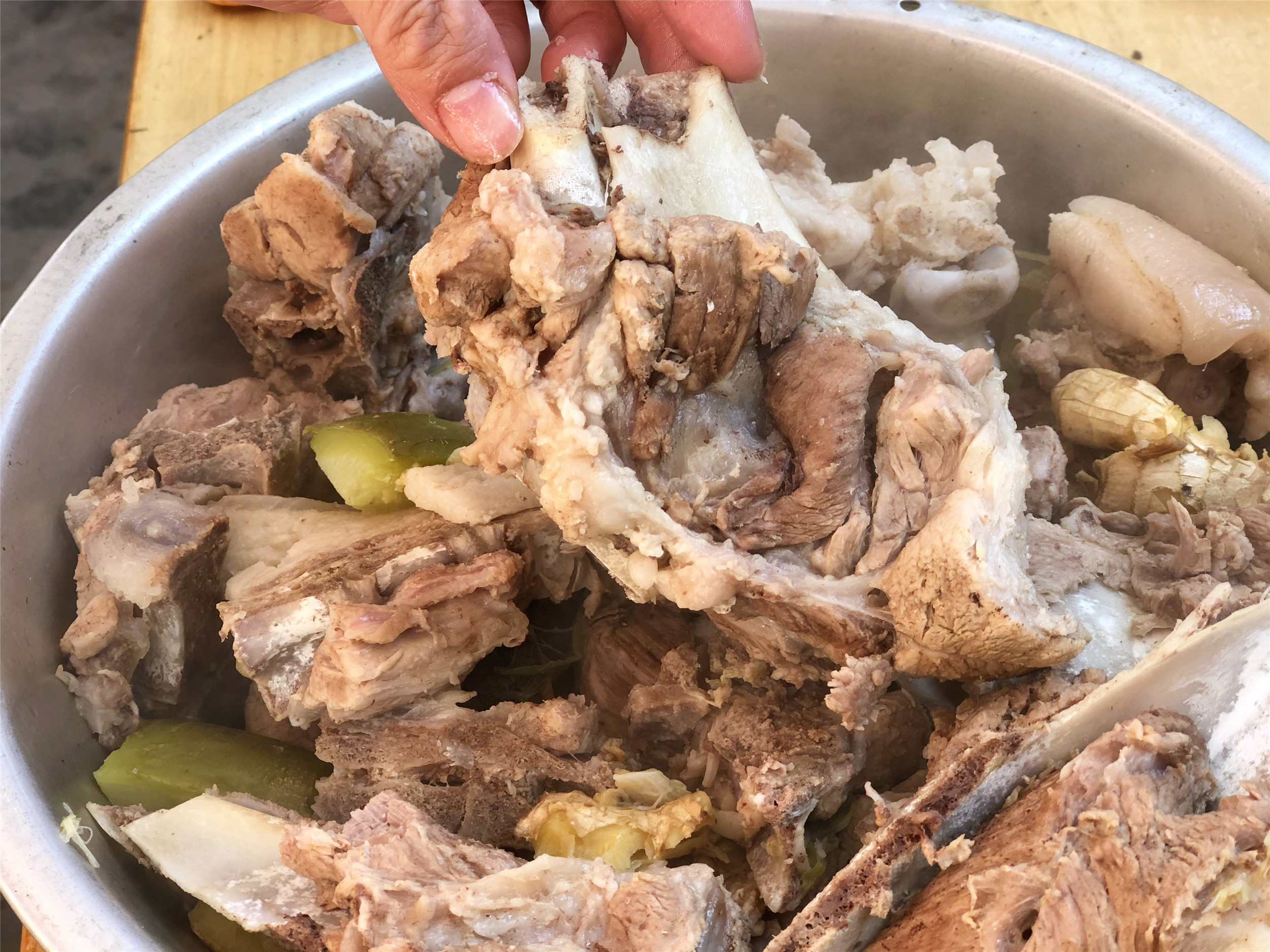 煮猪排骨的正确方法,大骨头清炖排骨的正确方法