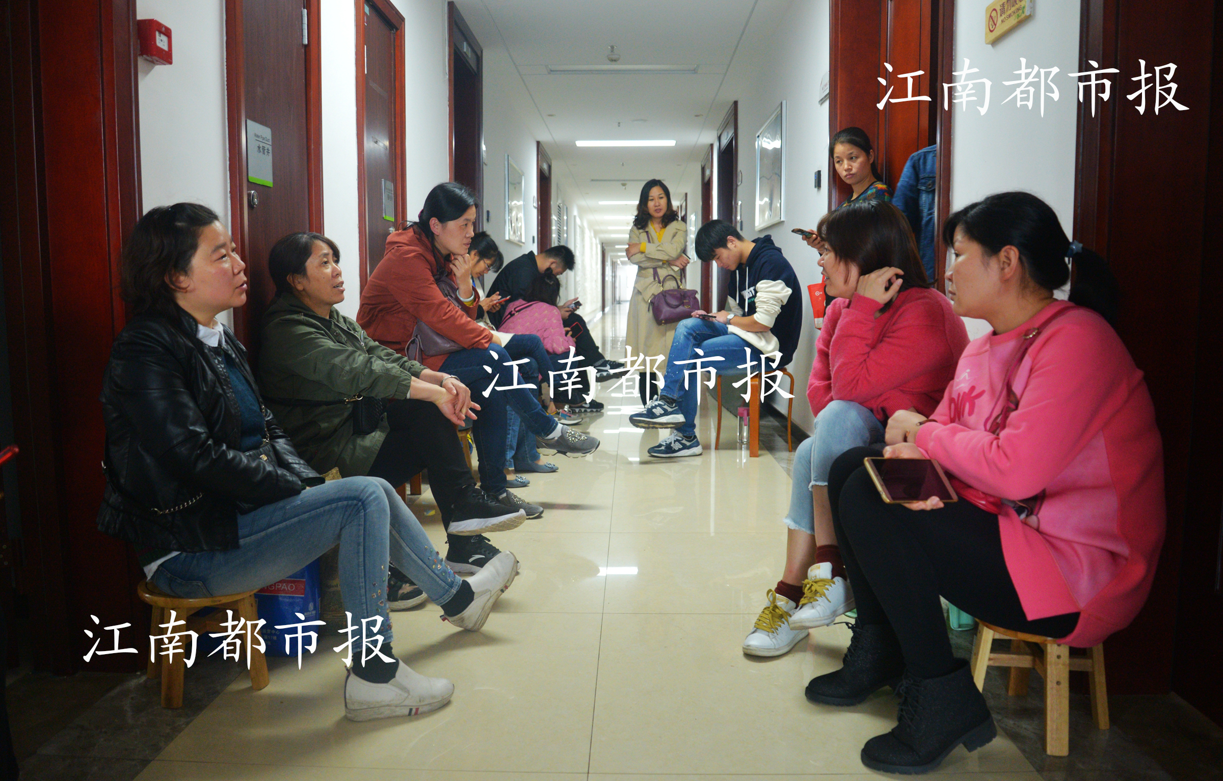 躲不开的兴趣班火热的陪课大军