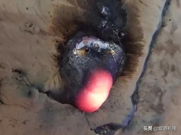 手把焊焊接时怎样分清铁水药皮,电弧焊怎么区分铁水