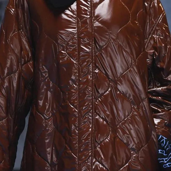 波司登新设计再次出圈？！轻盈+荧光惊艳网友：穿这谁还宅啊