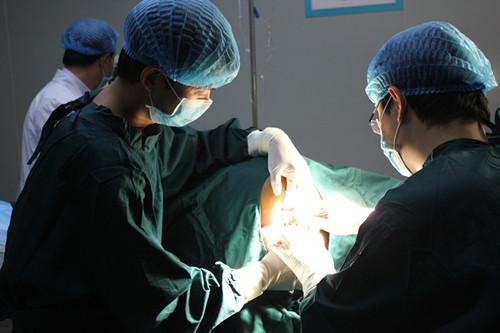 肛瘘手术比生孩子还疼吗,肛瘘手术疼痛可以承受吗