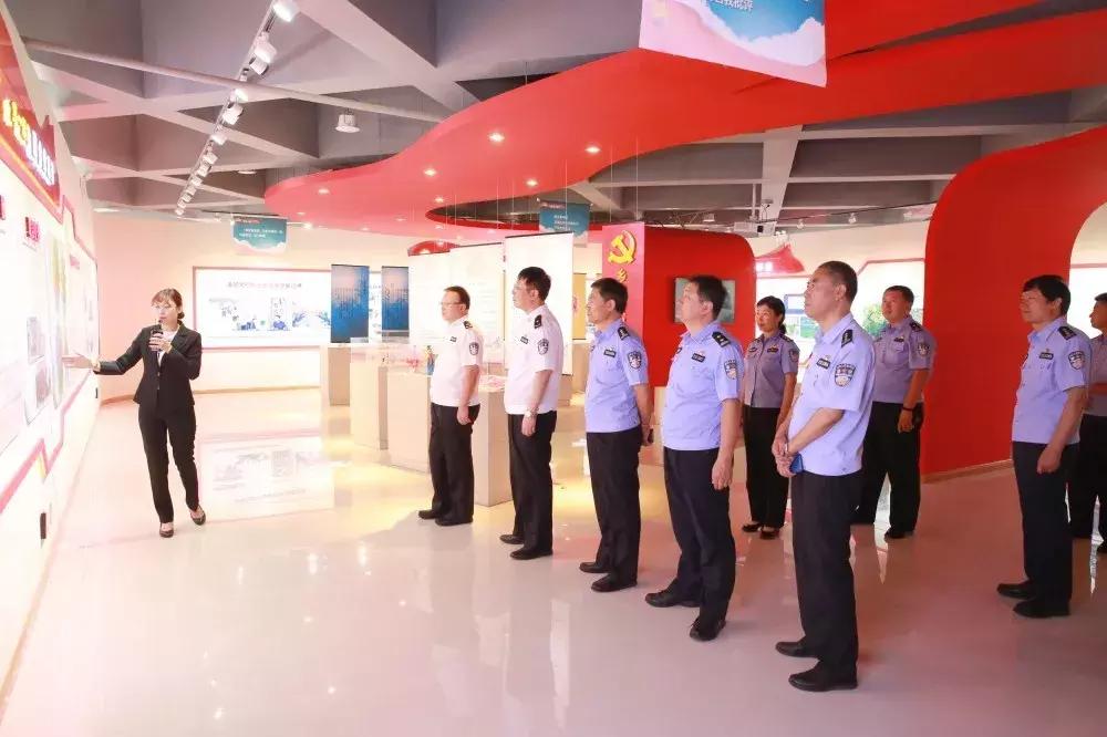 始终坚守初心牢记使命恪尽职守,牢记使命时刻心存敬畏