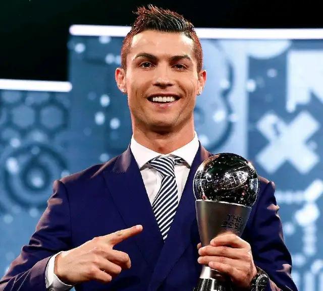 c缃楀緛鏈嶈冻鍧涚殑鍗佸ぇ楂樺厜鏃跺埢,c缃楀浣曟垚涓轰笘鐣岃冻鍧涚殑浼犲