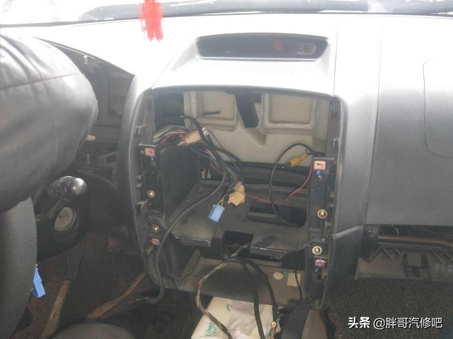 发动机高温缺水加了水又没事了,发动机高温报警防冻液都出来了