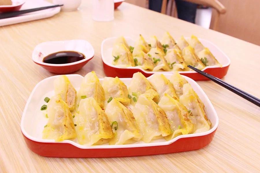 杭州正宗锅贴哪家好吃,上海好吃的锅贴店排名