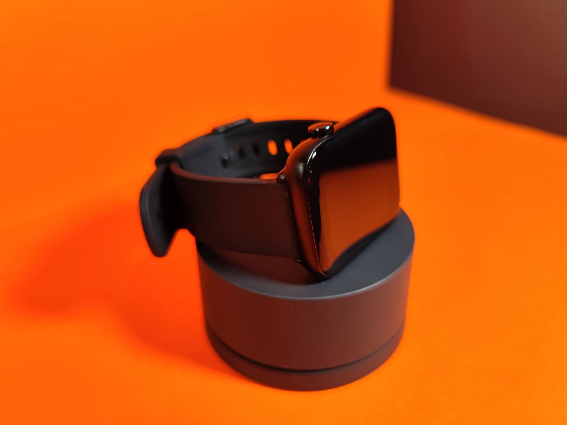 能测气温气压的智能手表,可监测体温和血糖的手表