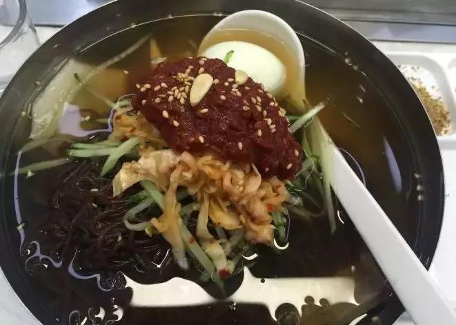 烧烤也能红遍金钻广场一条街,长春烧烤最有特色的烧烤店