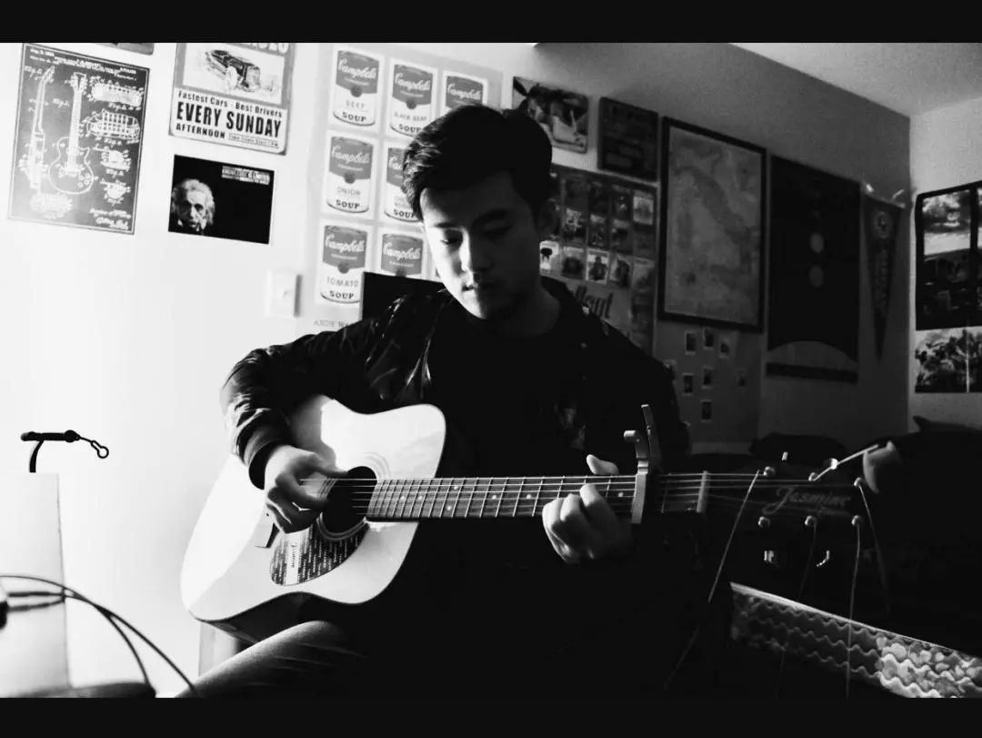 七月念“雀”,意思是七月像小鸟一样飞走了