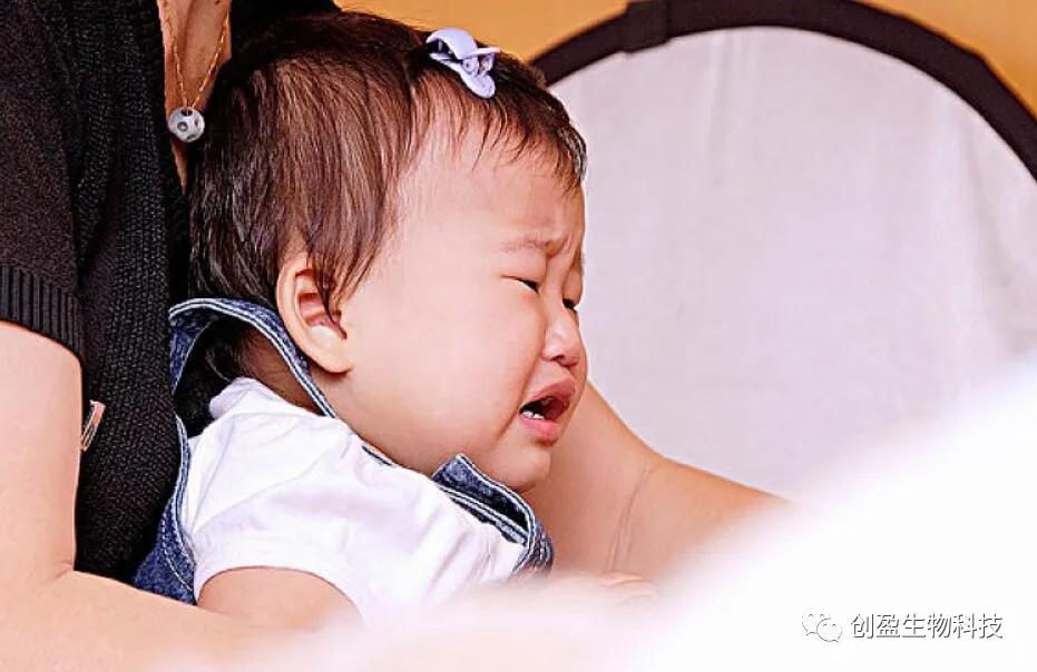 宝宝吃米粉有点疹子需要停吗,宝宝吃米粉身上出现红斑