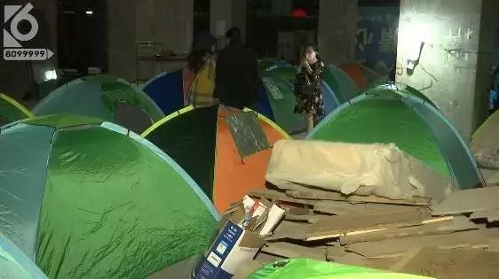 接不到房，汇都国际业主无奈“另类”入住