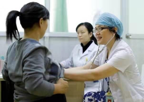 怀孕早期肚子疼跟拉肚子有啥区别,怀孕初期肚子痛和痛经区别