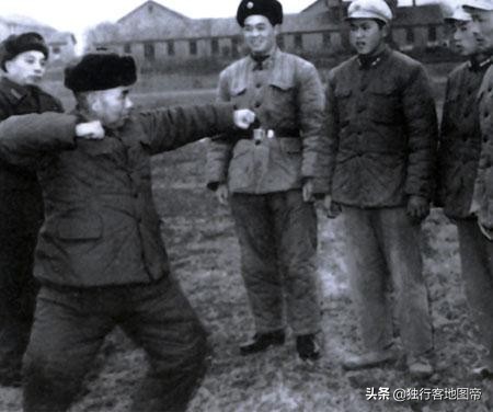 *世友许**在少林寺练武有多传奇？自创螳螂刀灭土匪