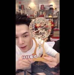 刘亦菲顶级骨相为什么不抗老,人发腮在什么年龄才停止