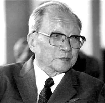 1999年两弹一星勋章获得者视频,1999年被授予两弹功勋奖章