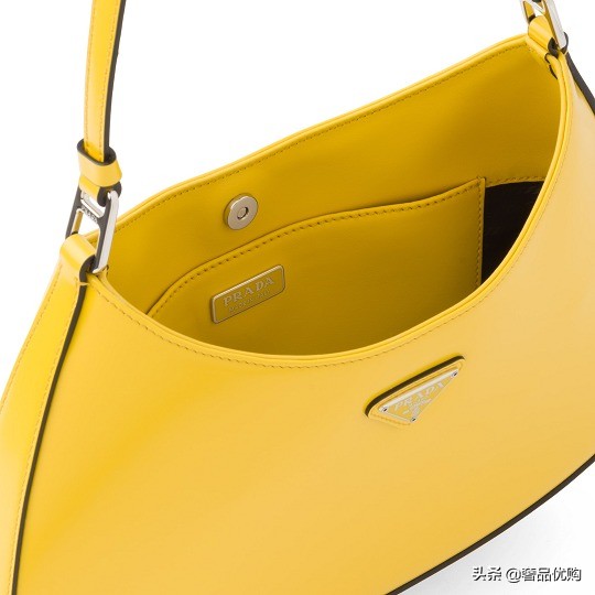 prada新款刺绣宽肩带,prada三角徽标外套