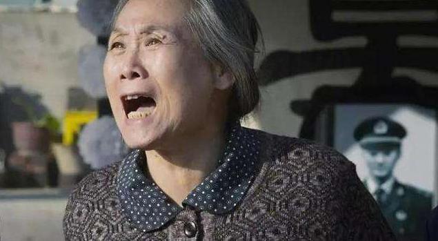 从抑郁症患者到中国第一位“百亿票房女龙套”，苇青经历了什么？