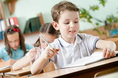 家有高敏感的孩子怎么办,孩子敏感玻璃心该怎么教育