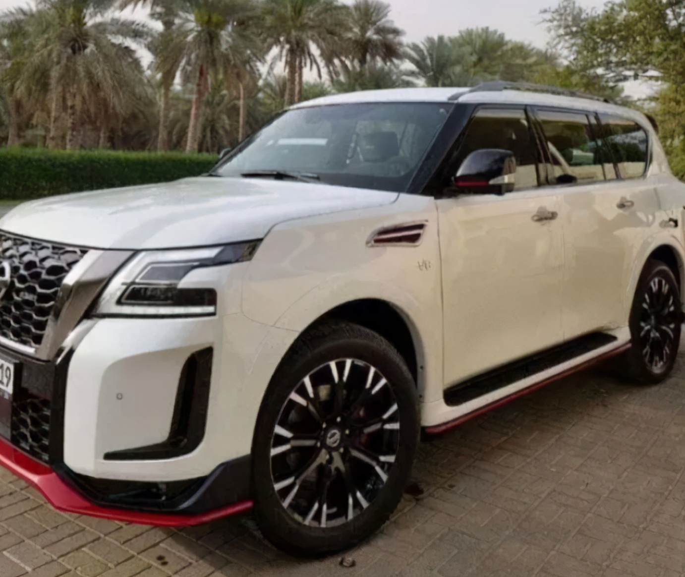 2023款途乐nismo实拍,新款nismo途乐街拍