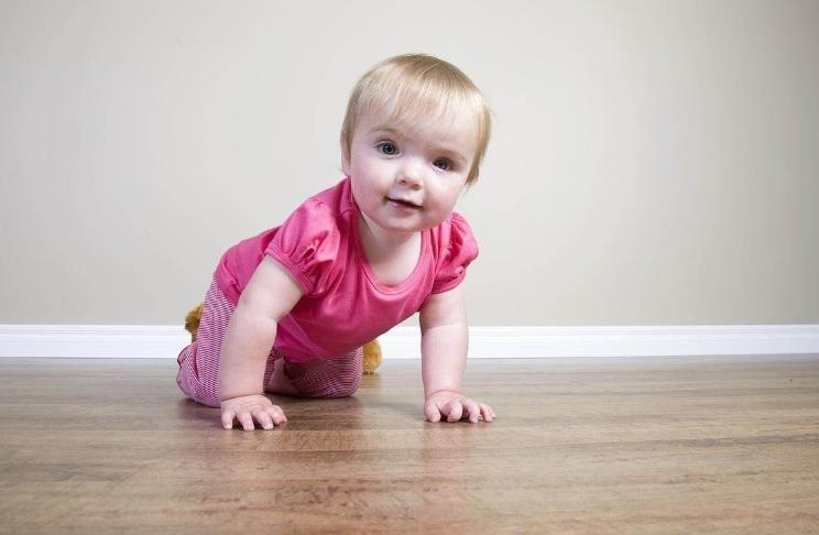 6个月宝宝如何学会坐的,6个月大宝宝学坐