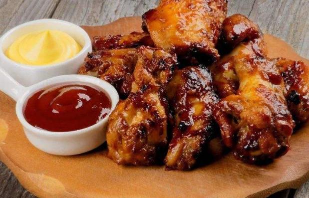 小孩吃母乳一直拉肚子怎么回事,纯母乳宝宝拉肚子拉水止泻小妙招