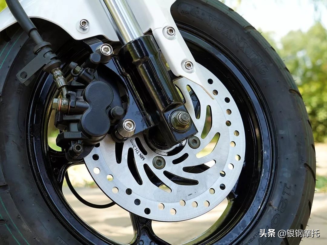 2018款银钢小怪兽125cc,银钢小怪兽yg150-23a电喷实测油耗