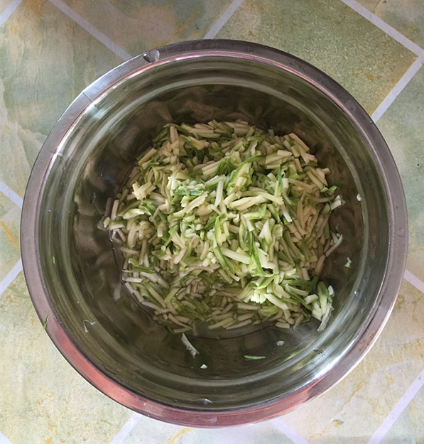 40年厨师开锅,冷水蒸饺子好还是热水蒸饺子好