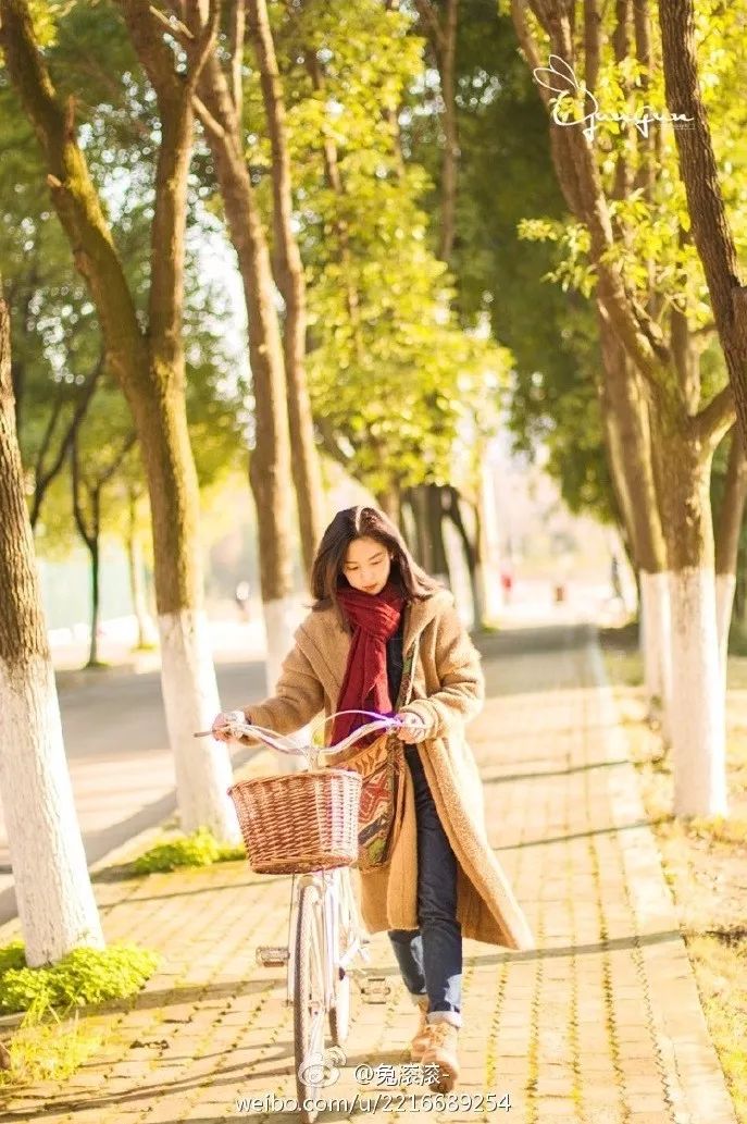 拍照时好看的pose,拍照必备100个pose