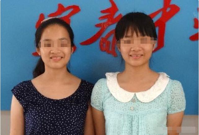 双胞胎姐妹花喝豆浆,双胞胎姐妹一个喝牛奶一个喝豆浆