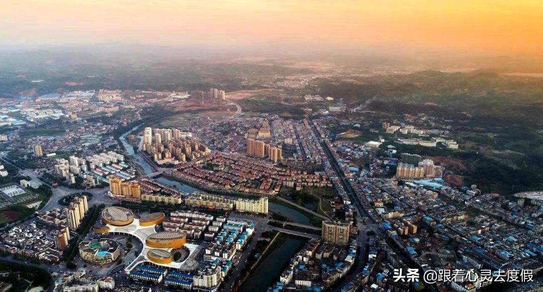 江西赣州一个小县，人口34万，GDP164亿，成功撤县设市