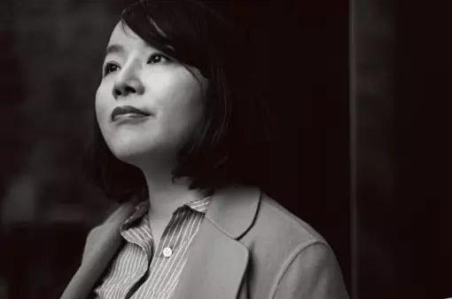 祭奠咪蒙，利益*绑捆**的婚姻，为何刘强东不会离婚，而咪蒙离婚了？