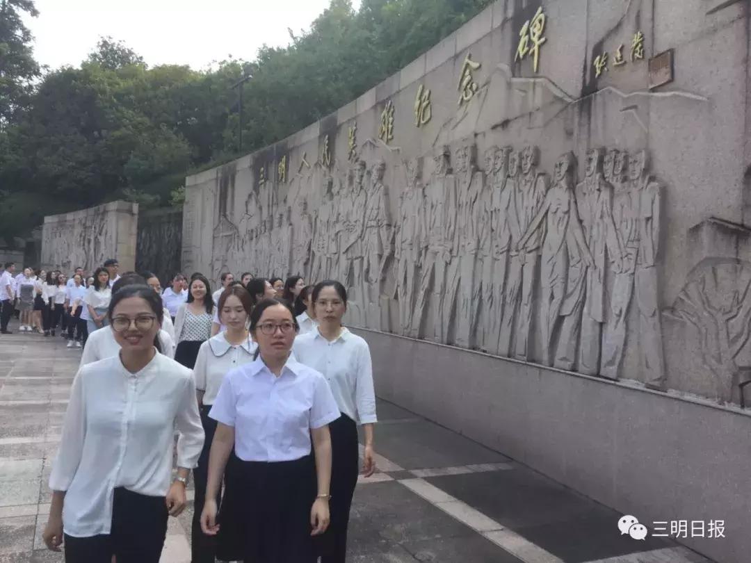 市区两级领导看望慰问广大教师,县领导看望慰问教师和教育工作者