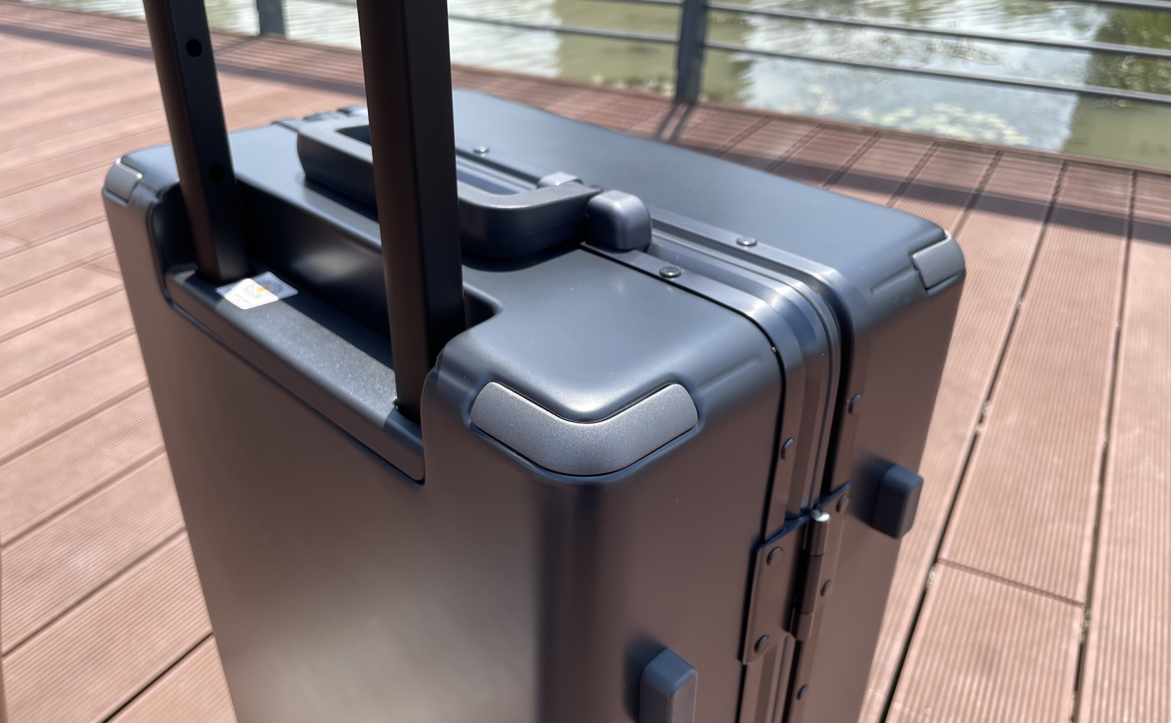 行李箱怎么选最合适,三看一查教你识别合格电子产品