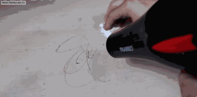 白墙的灰印迹怎么去除,白墙有泥渍怎么去除