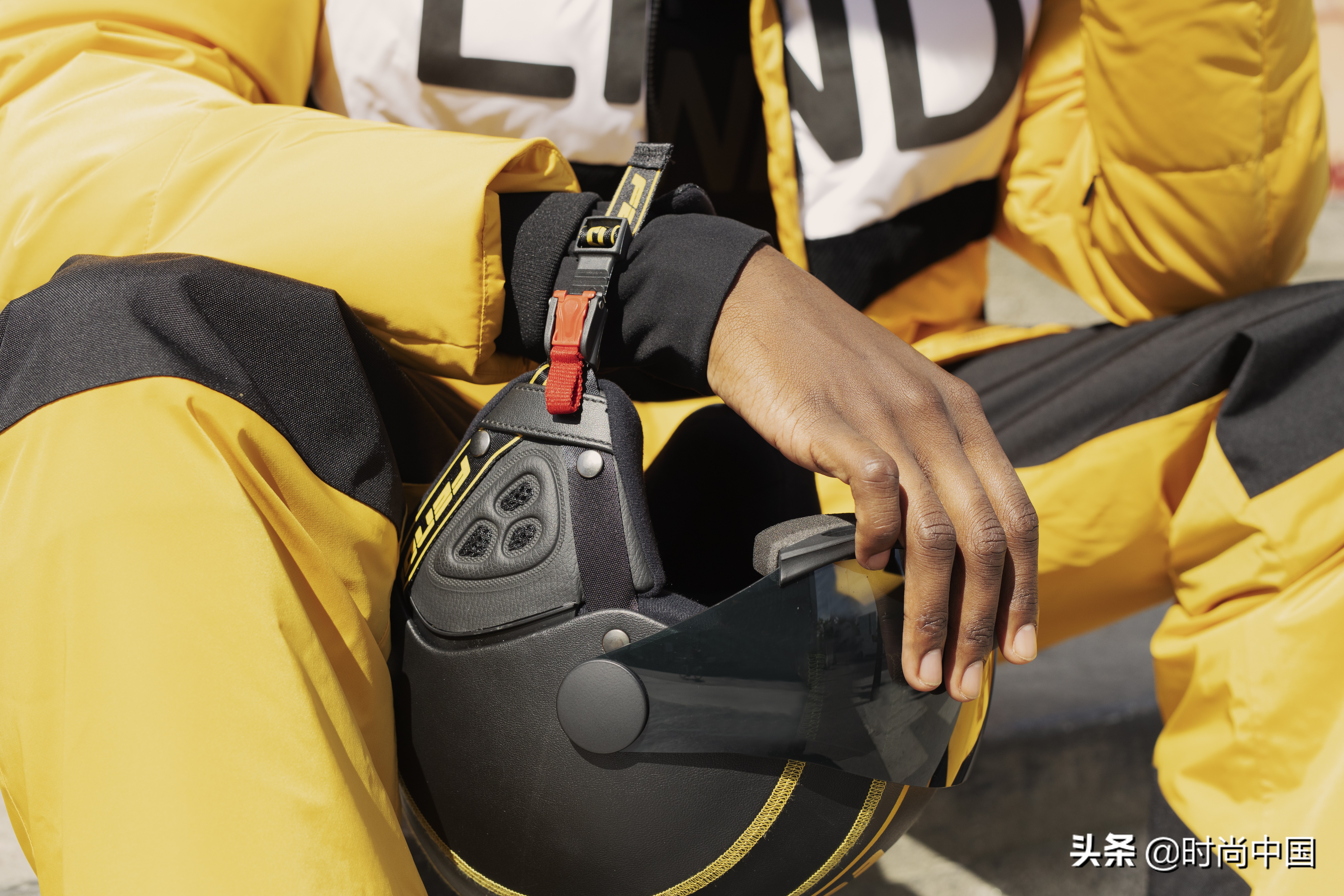 滑雪装备入坑报价,滑雪服穿什么好看