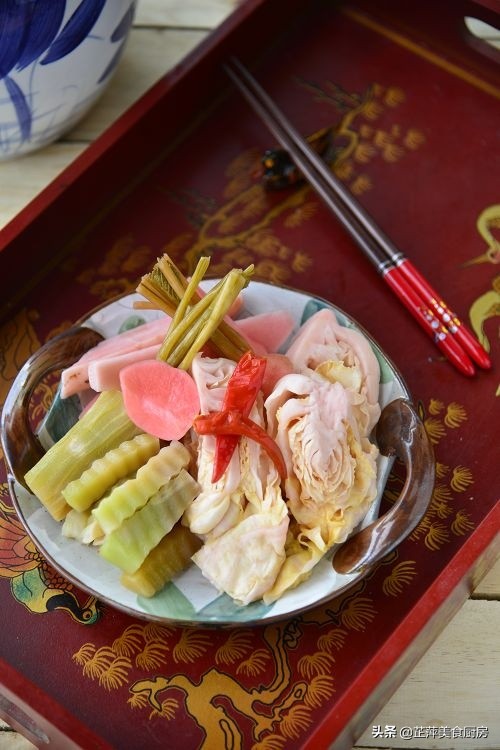 纯干货：我的6年养护经验助你成功腌制一坛可传家的四川泡菜水