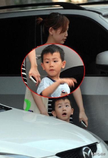 王宝强大儿子最新照片,王宝强与儿子近照曝光
