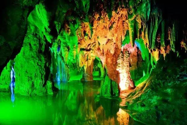 清远宝晶宫天鹅湖温泉酒店,清远顶级豪华酒店