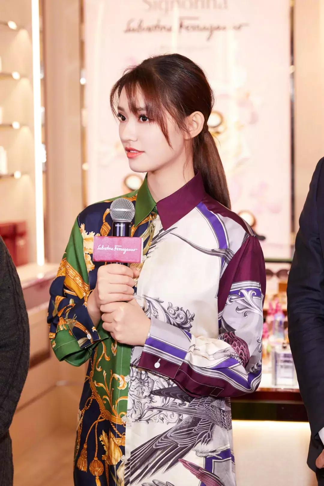 女明星每天换发型,女明星一周造型