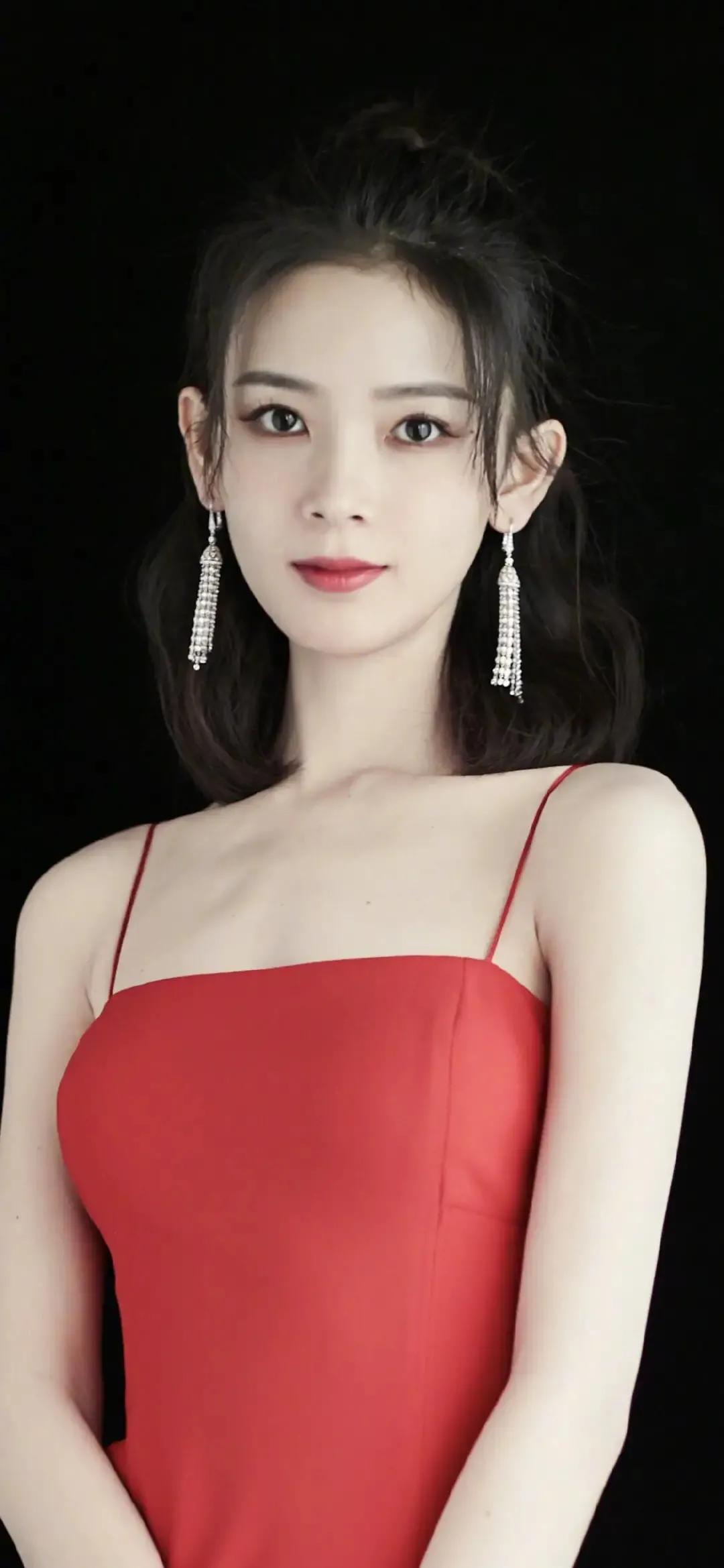 陈瑶露背装,陈瑶男朋友照片