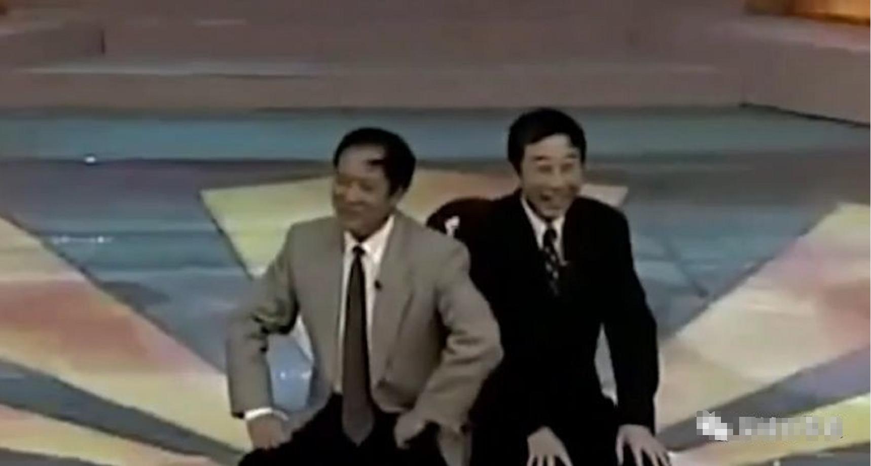 冯巩搭档牛群：被质疑贪污，64岁节目中晕倒，这些年他有多惨？