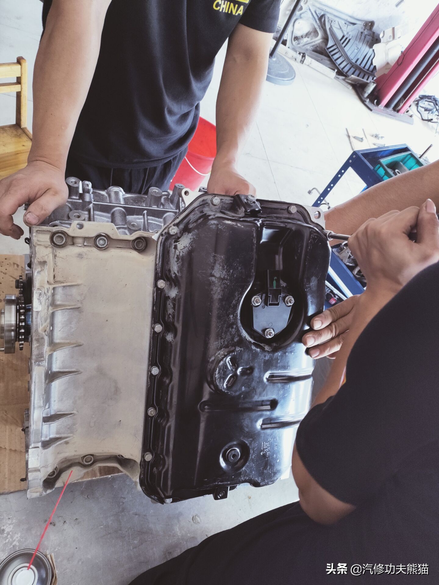 奥迪a8烧机油吗48v轻混,奥迪a8烧机油一千公里烧0.5正常吗