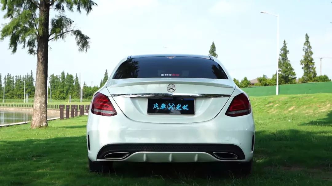 评两代奔驰C级：颜值就是战斗力