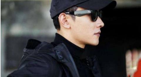 罗晋的嘴唇为什么发黑,罗晋的嘴唇为什么是紫色的