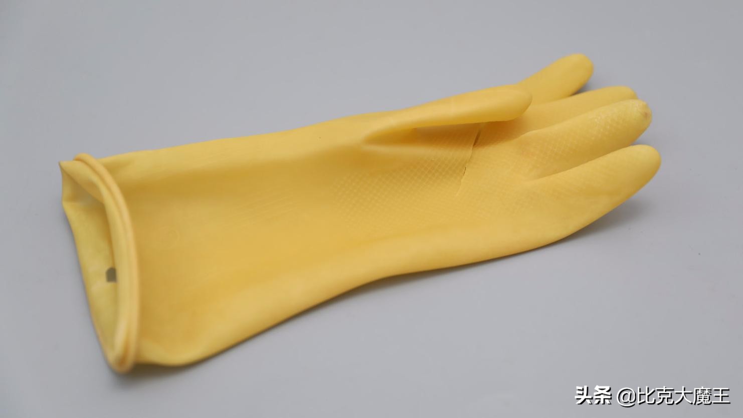 家用橡胶手套破损怎么补,橡胶手套破了有什么办法粘吗