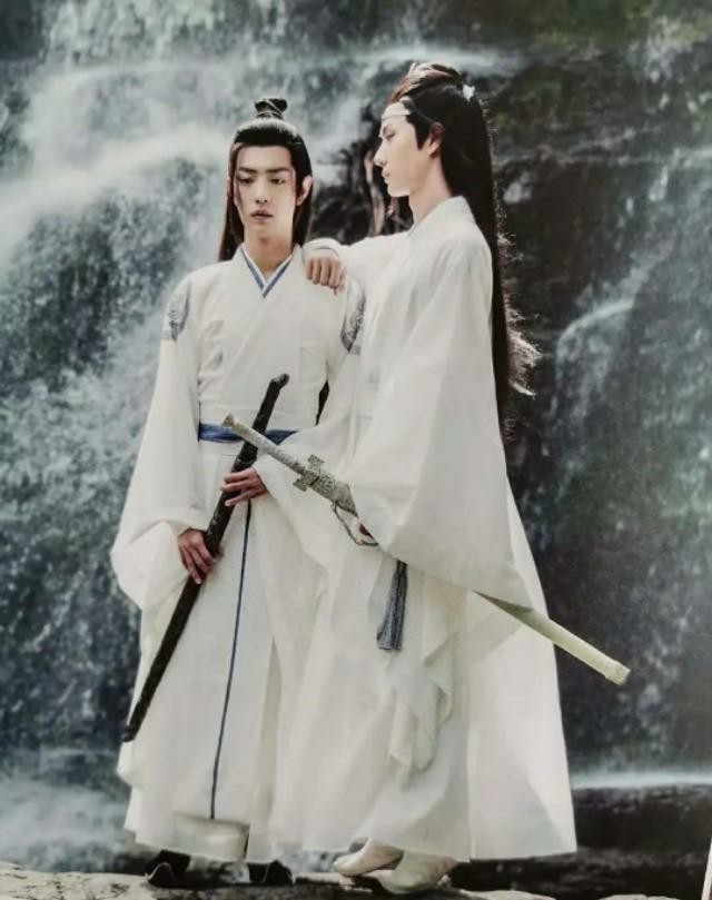 南唱泰见神奇影子，“冰冷的恨意”喜添新成员，粉丝：蓝大又是你