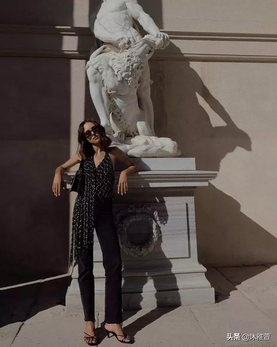 显瘦吊带直筒裤,你穿露肩吊带的样子