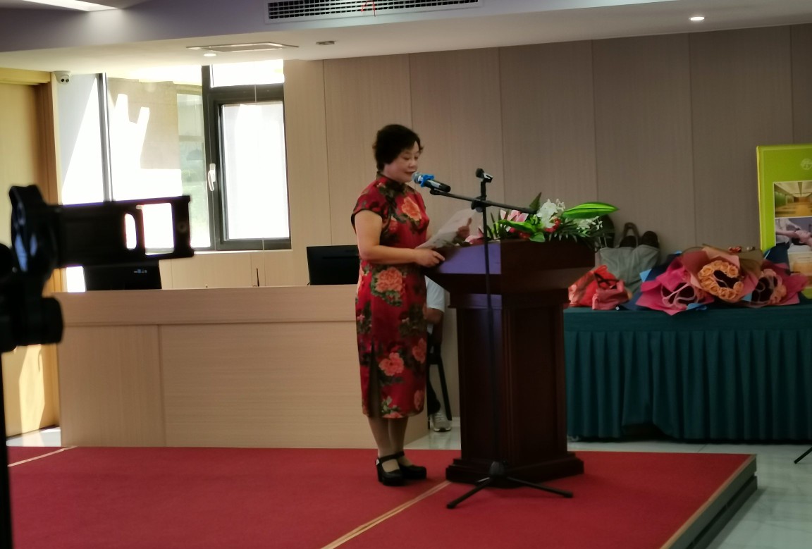 东海丝韵艺术团庆祝教师节举办了师恩难忘活动