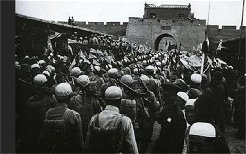 我军最年轻的军级干部，19岁跟*世友许**平级，20岁成为许的上司