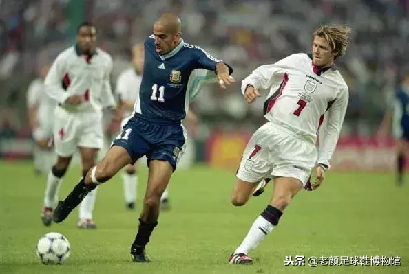 脚踏虎爪靴的神奇巫师，35岁参加世界杯，41岁复出只为母队上座率